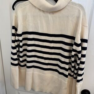 NWT- Gap Women’s Sweater Sz Small